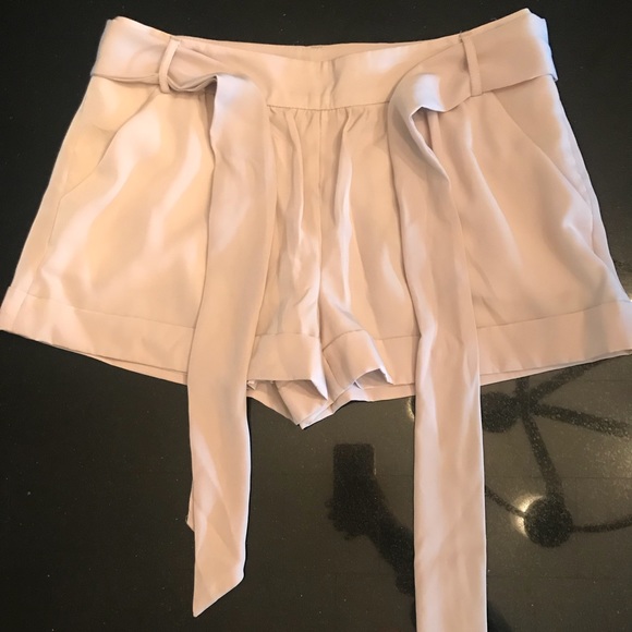 NWOT Cream Express Shorts - Picture 2 of 4